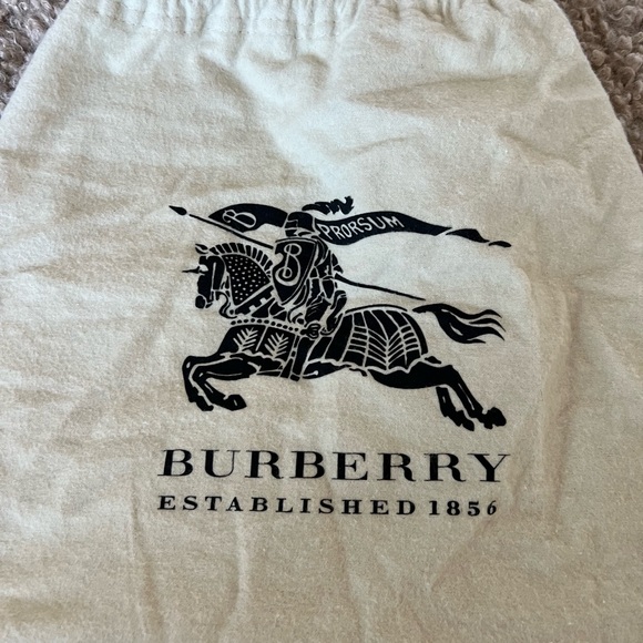 Burberry Crossbody/Wristlet with Straps! - Picture 11 of 14